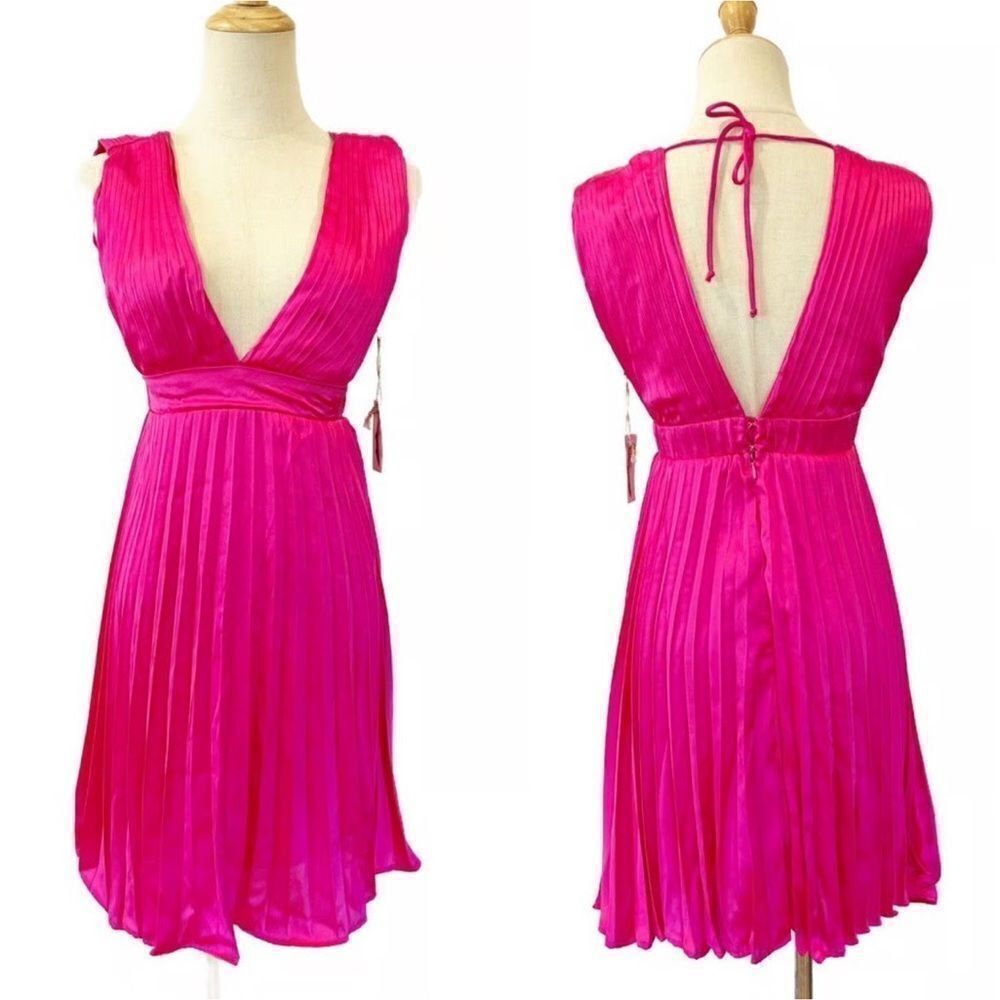 Jessica Simpson Bright Pink Pleated Plunge Front Sleeveless Cocktail Dress NEW